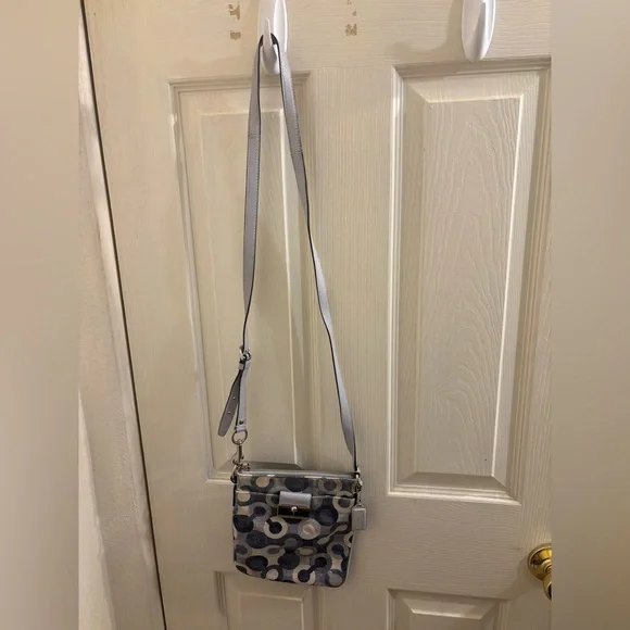 COPY - Coach Elegant Gray Patterned Crossbody Bag - Picture 1 of 8